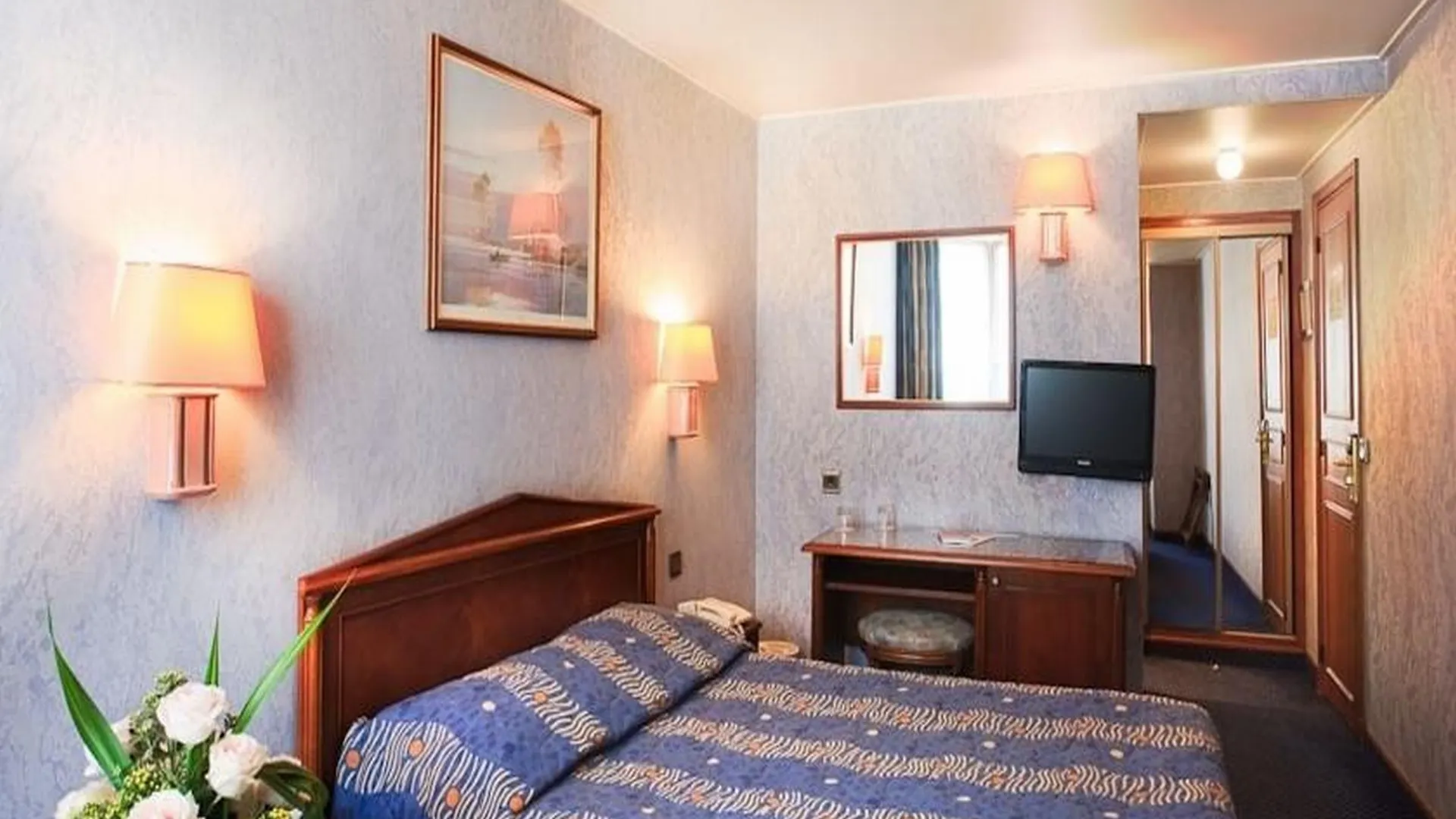 Meslay Republique Hotell Paris