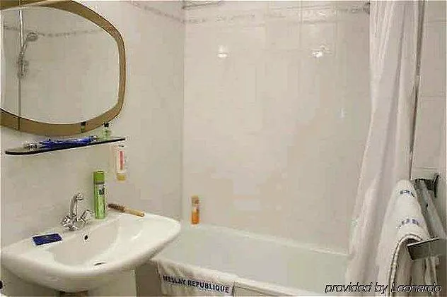Meslay Republique Hotell