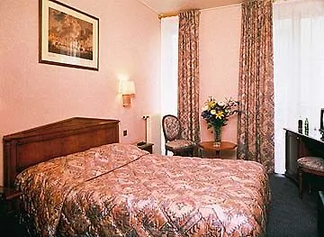 Meslay Republique Hotell 3*