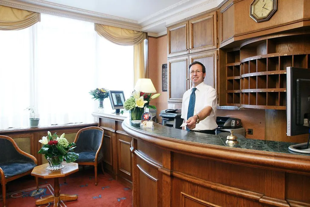 Отель Meslay Republique 3*